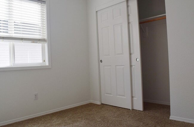 Building Photo - Beautiful, 3 Bed 1.5 Bath Home In Willamet...