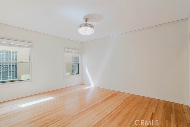 Building Photo - 5962 S San Vicente Blvd