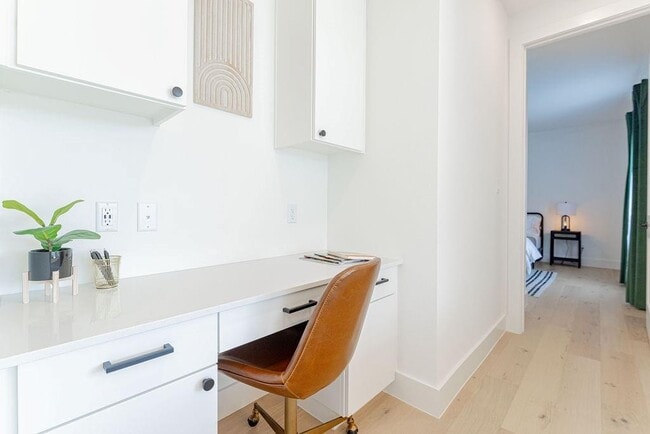 Building Photo - 1201 Canyon Edge Dr