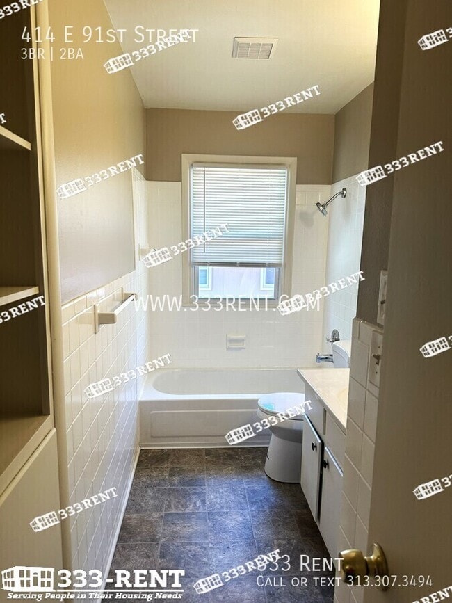 Building Photo - 414 E 91st St