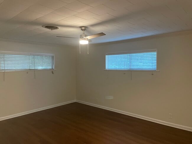 Building Photo - 6220 Ridge Rd