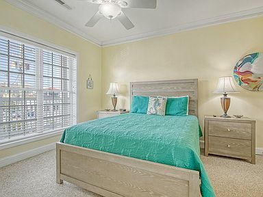 Building Photo - This exquisite condo boasts breathtaking o...