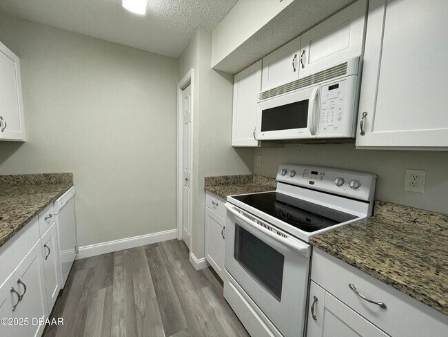 Building Photo - 1600 Big Tree Rd