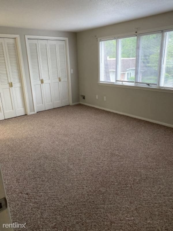 Building Photo - 2 br, 2 bath Townhome - 4445 W Sylvania Ave