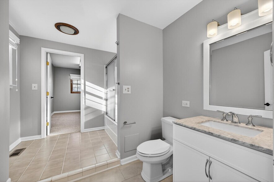 Building Photo - 4524 Washington St