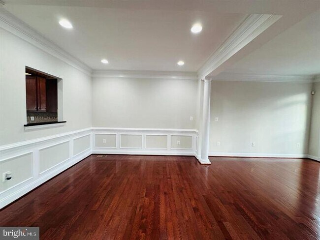 Building Photo - 25550 Oak Medley Terrace