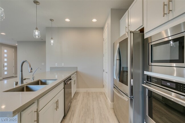 Building Photo - 11323 Gravitation Dr