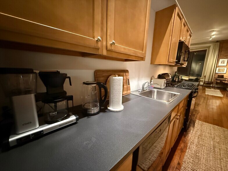 Building Photo - 93 Eddy St