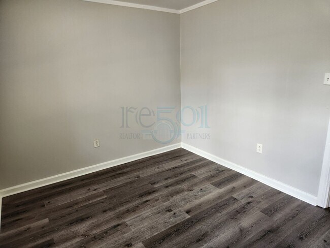 Building Photo - Riverdale Bungalo