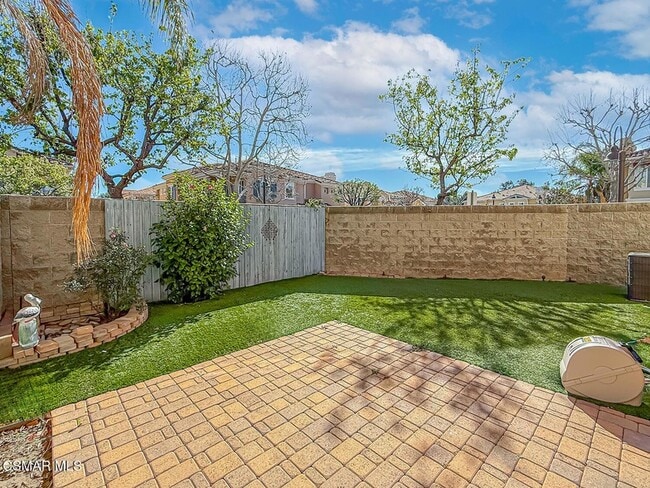 Building Photo - 2930 Esperanza Way