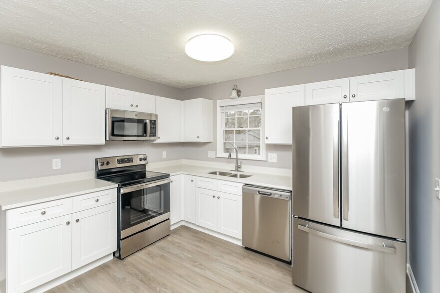 Building Photo - 941 Hickory View Ct NW