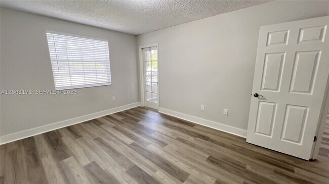 Building Photo - 2890 N Oakland Forest Dr