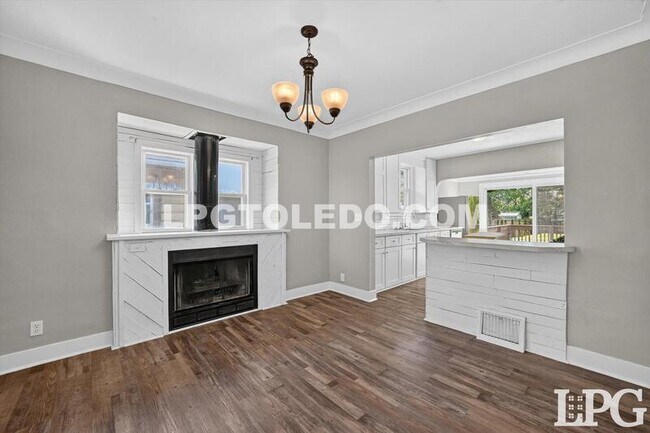 Building Photo - 544 Woodsdale Ave