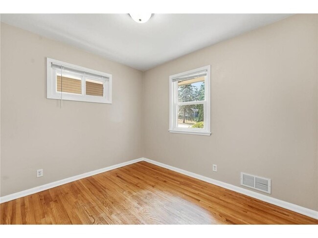 Building Photo - 2481 19th Ave