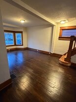 Building Photo - 1056 W 21st St