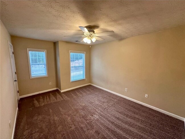 Building Photo - 827 Forsythia Way