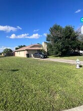 Building Photo - 2101 Carousel Dr