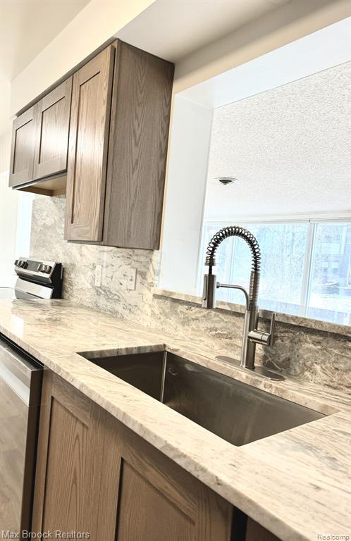 Building Photo - 158 Marlborough Dr