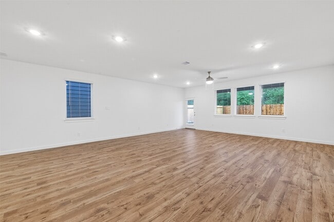 Building Photo - 28142 Meadowlark Sky Dr