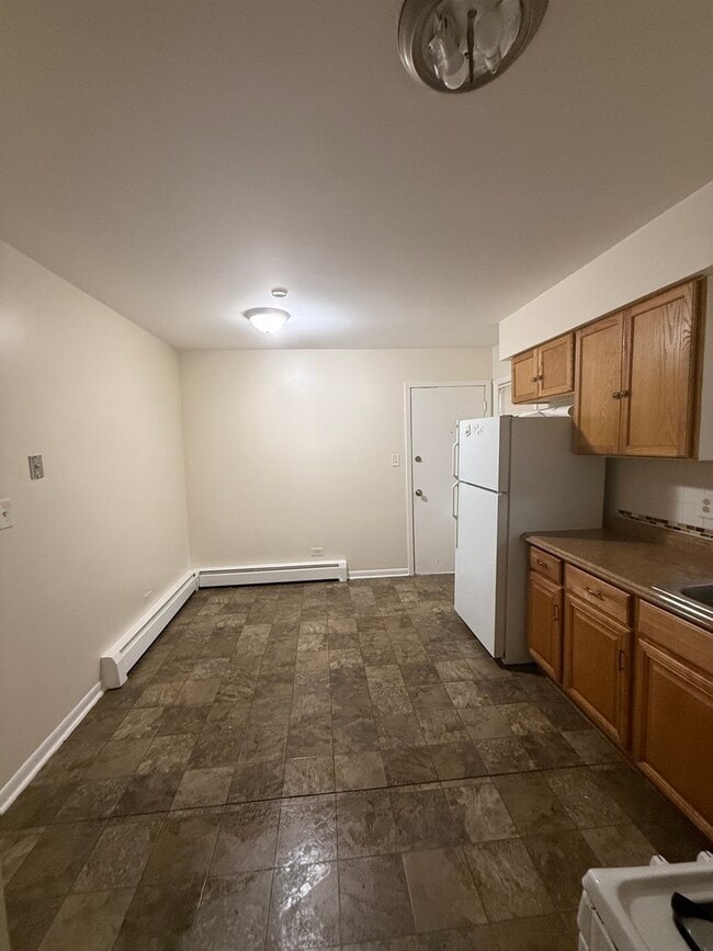 Building Photo - 6235 N Mozart St