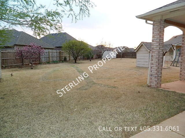 Building Photo - 2324 NW 160th Pl