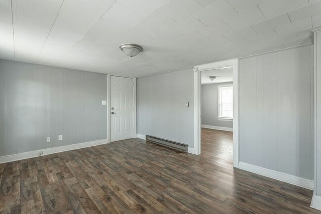 Building Photo - 311 Hedgewood Dr