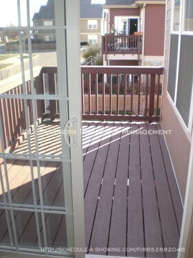 Building Photo - 15816 Conser - Cute Townhouse in Blue Valley!