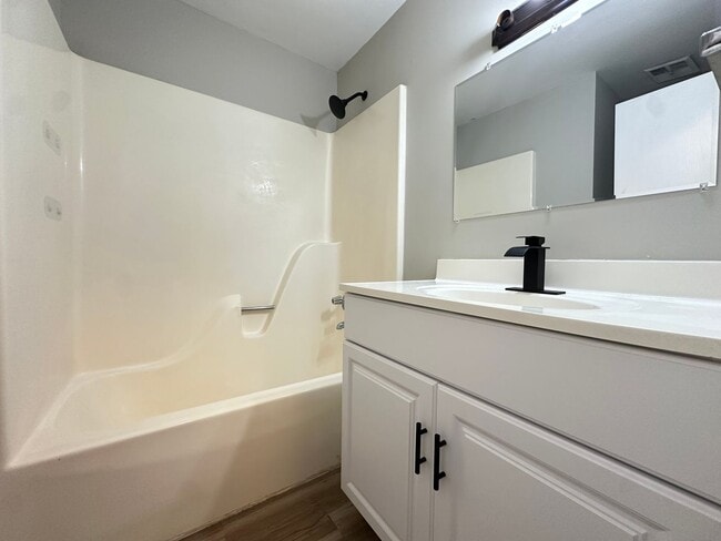 Building Photo - Condo for rent in Grayson Valley