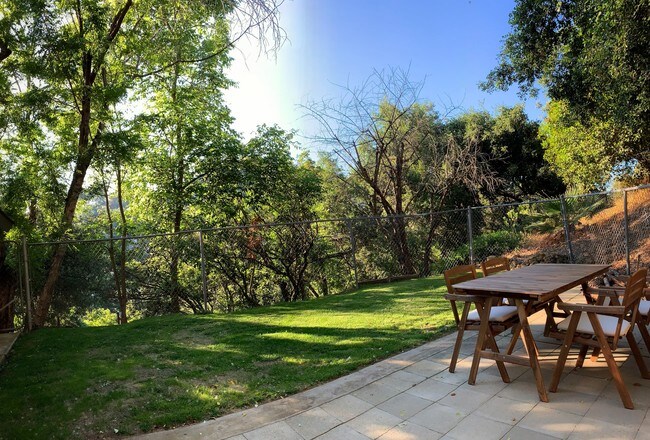 Building Photo - 16979 East Ln