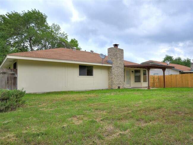Building Photo - 413 Arrow Head