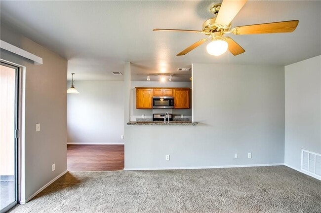 Building Photo - 412 Ballentine Ct