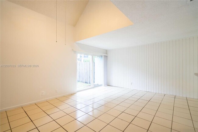 Building Photo - 600 N Rio Vista Blvd