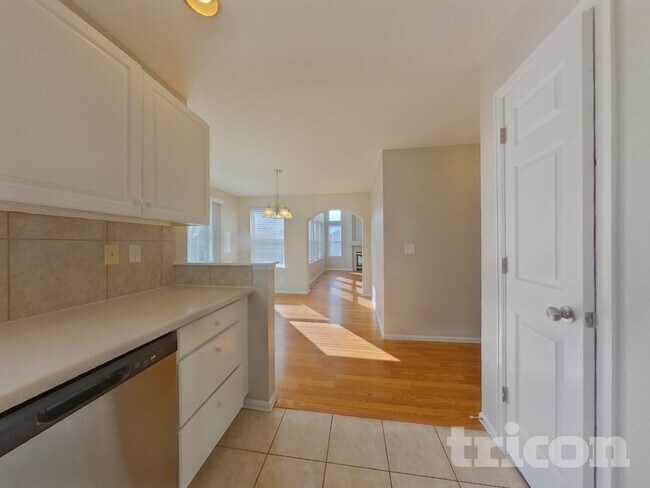 Building Photo - 5694 S Quemoy Ct