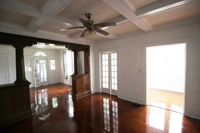 Building Photo - 3300 Napoleon Ave