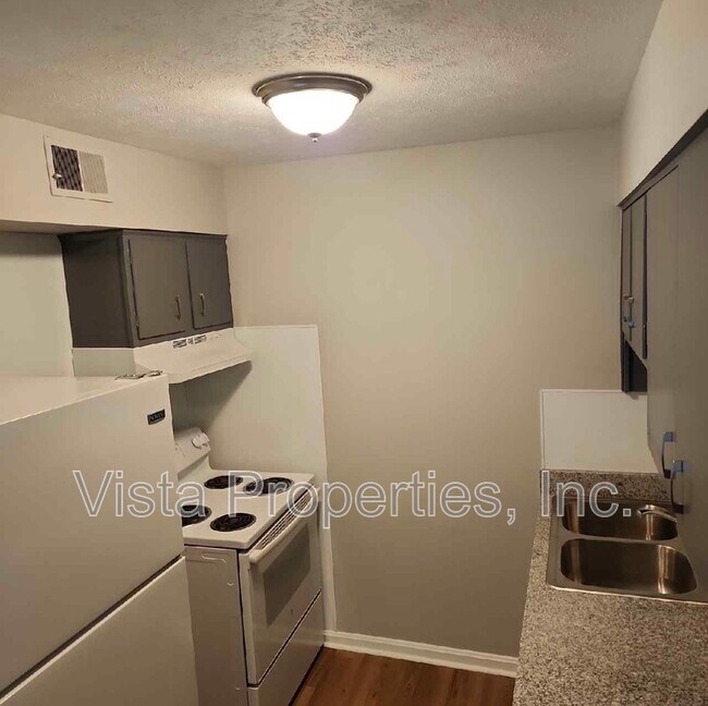 Building Photo - 4908 Saddlebrook Ln