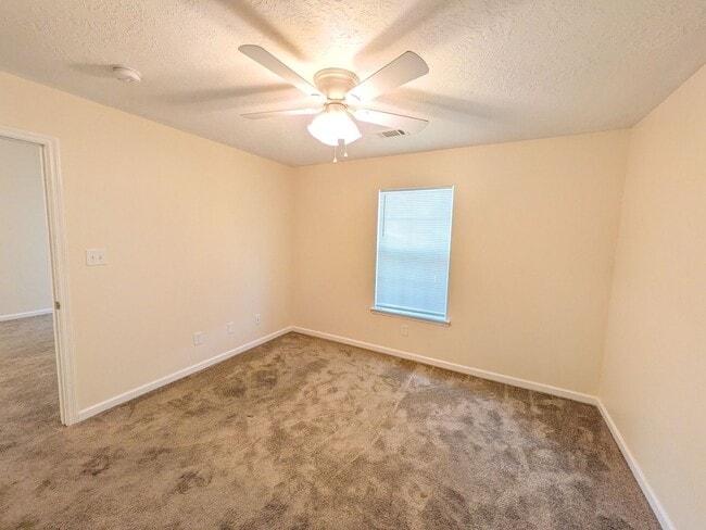 Building Photo - 526 Edgecliff Ln