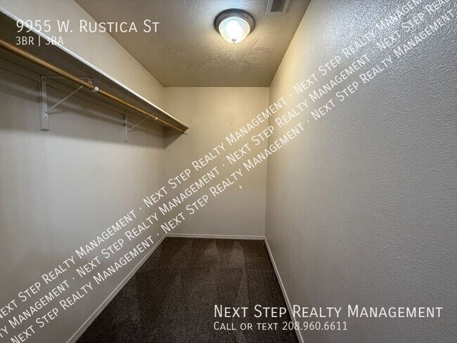 Building Photo - 9955 W Rustica St