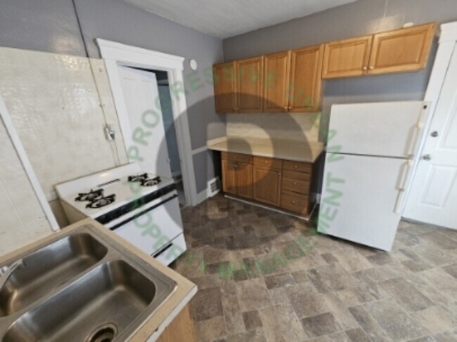 Building Photo - 2059 W 105th St