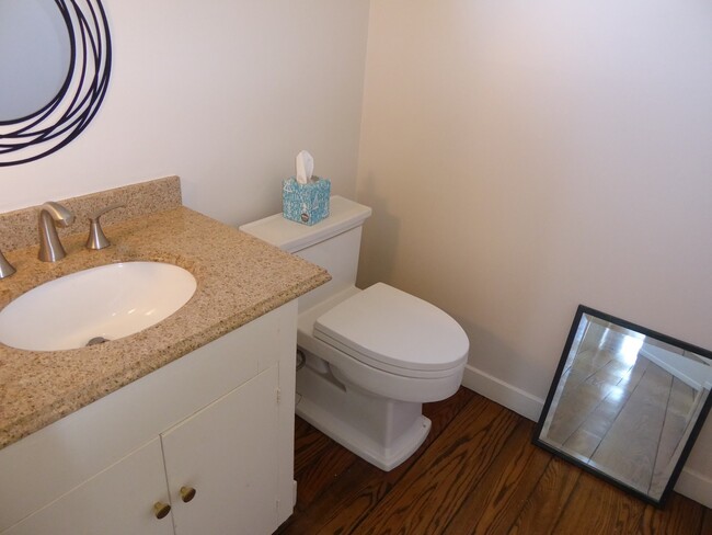 Building Photo - MODERN FOUR BEDROOM HOME IN THE GREENBRAE ...