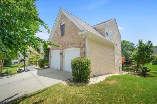 Building Photo - 585 Marylebone Dr