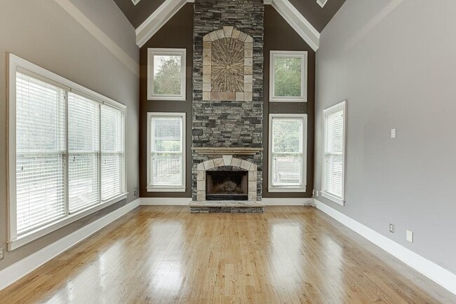 Building Photo - 940 Chateau Forest Rd