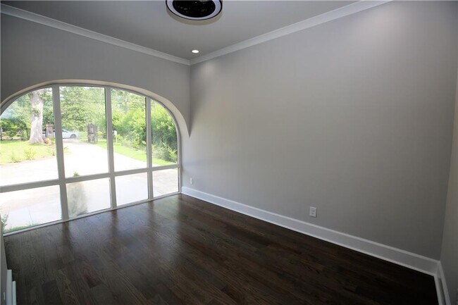 Building Photo - 957 Briarcliff Rd NE