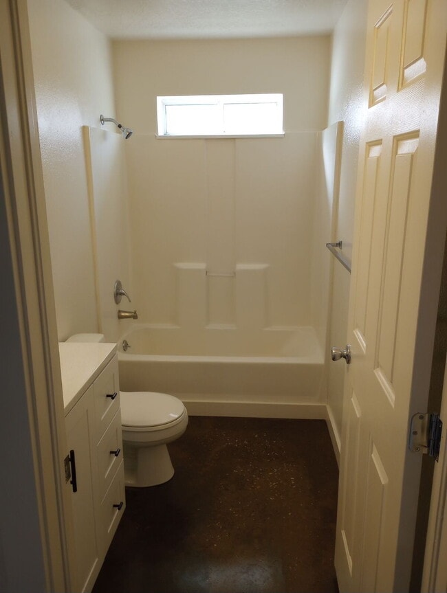 Building Photo - "Charming 2-Bedroom  with Spacious Living ...