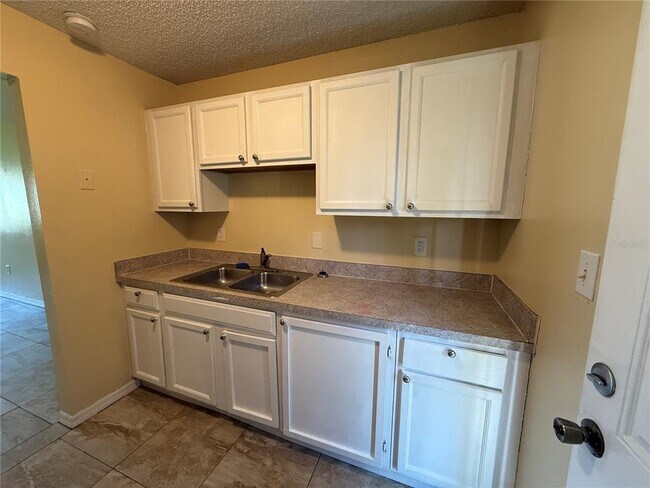 Building Photo - 2744 Botts Landing Rd