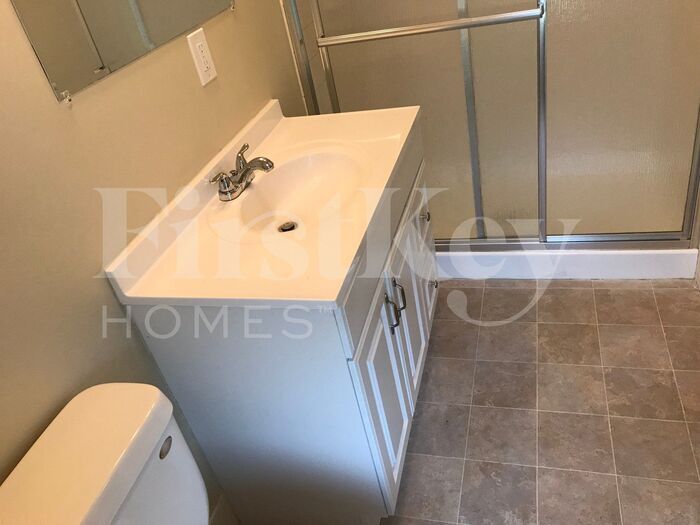 Building Photo - 207 Porter Pl