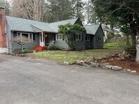 Building Photo - Charming one level 2 bedroom 1 bath house ...