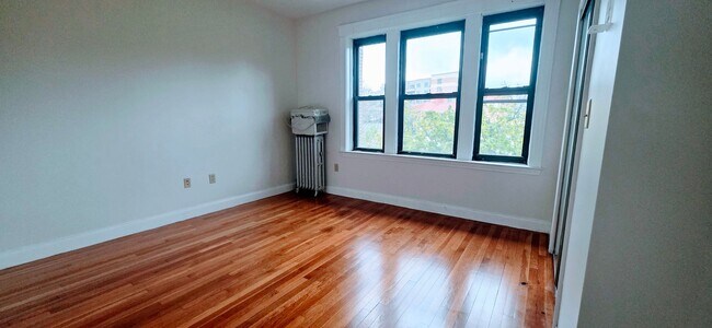 Building Photo - No Fee w Promo!  Spacious Apt on Brookline Border w Gas, Ht & HW ALL Included!  Near B & C lines!