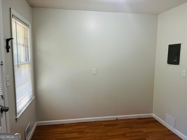 Building Photo - 531 Locke St