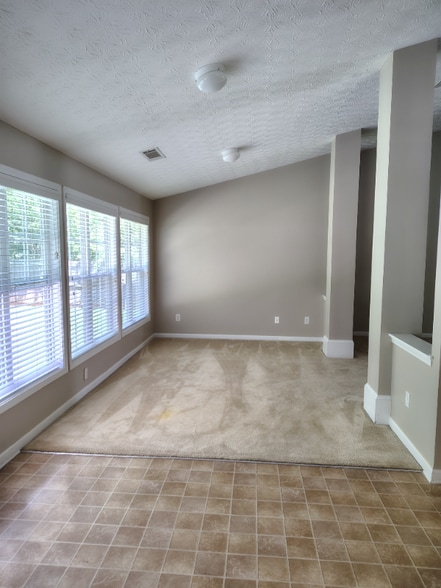 Building Photo - 1418 Dulwich Ct