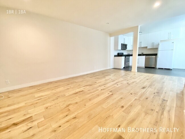 Building Photo - 400 S Berendo St